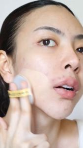 [คุชชั่น+แปรง] DERRA CUSHION  เดอร์ร่าคุชชั่น คุชชั่นตลับเทา สูตรแมทท์ ผิวเนียน ติดทน เกลี่ยง่าย