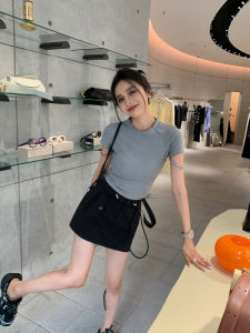 เสื้อยืดคอกลมแขนสั้นผ้าถักสีดำ ทรงสลิมฟิต ทรงสั้น บาง สำหรับผู้หญิง แฟชั่นฤดูร้อน ลำลอง ลำลอง ลำลอง