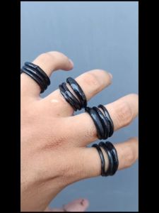 Cincin Pria Akar Bahar Hitam Lilit 3 Minimalis Lentur
