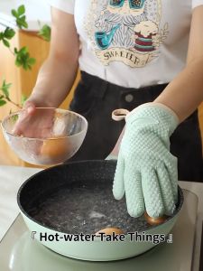 ถุงมือซิลิโคน1ข้าง สีเขียว สำหรับงานครัวกันลื่นกันความร้อนฉนวนกันความร้อนถุงมือเตาอบบาร์บีคิวถุงมืออุปกรณ์ทำขนมห้องครัว