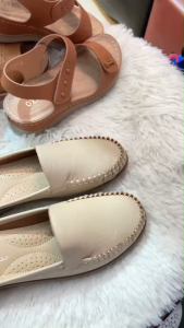 รองเท้าสุขภาพหุ้มหัว หญิงเปิดส้น พื้นสุขภาพนุ่ม เด้ง รองรับอุ้งเท้า ลดอาการปวดส้นเท้า/ฝ่าเท้า  พื้นกันลื่นดีเยี่ยม เดินมั่นใจทรงโลฟเฟอร์แบบเปิดส้น หยิบใส่ง่าย ใส่ลำลองก็ได้ ใส่ทำงานก็ดูสุภาพ  💨 ระบายอากาศดี ไม่อับ ไม่อึดอัด  📏 มีไซซ์ 36–41 ใส่ได้ทุก