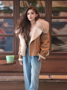 เสื้อแจ็คเก็ตขนสัตว์มัดยึดคอสั้นสไตล์มอเตอร์ไซค์ผ้าขนสัตว์ผสมเมลเบิร์นฤดูหนาวปี 2025 เสื้อคลุมขนแกะแฟชั่นสำหรับผู้หญิง