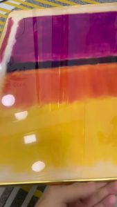 ภาพวาดตกแต่งห้องนั่งเล่นแบบนามธรรม พื้นหลังโซฟา ภาพวาดแขวนผนัง สไตล์อินส์ เส้นรูปทรงเรขาคณิต ภาพจิตรกรรมฝาผนังสามส่วน