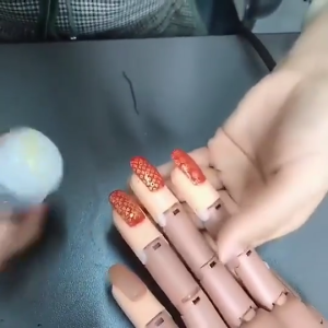 Manicure Nail Training Practice Learning Bendable Fake Robot Arm Hand 100Pcs Fake Nail 专业美甲学习可弯曲活动模型机械假手带支架100P甲片