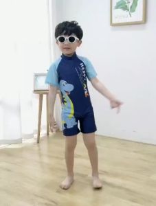 Đồ Bơi Bé Trai Liền Thân Họa Tiết Khủng Long Bộ Bơi Bé Trai Chất Liệu Co Giãn Cho Bé Từ 9-30kg HB2308