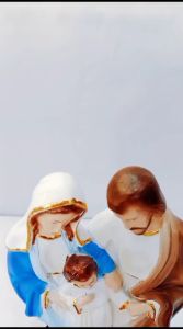 Patung Keluarga Kudus Love Tinggi 20 cm - PR 38