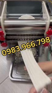 Máy cán bột FKM 220 chạy điện cán cắt bột đa năng