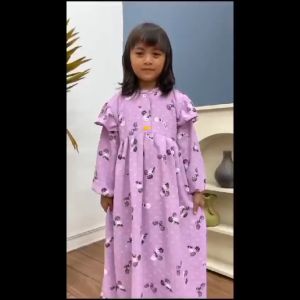Gamis anak perempuan bahan crinkle uragiri usia 3-8 tahun terbaru