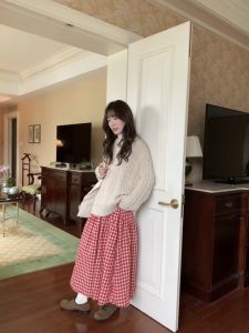 white july🌸พร้อมส่ง กระโปรงแฟชั่นผู้หญิง กระโปรงลายสก็อตสีแดงย้อนยุค เอวสูง สไตล์เกาหลี กระโปรงยาวทรงเอ