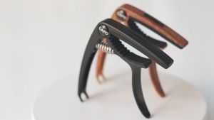 Guitar Capo 6/12 Strings Acoustic Electric Guitar Capo 3in1 Zinc Metal Capo for Acoustic and Electric Guitars with Pick Holder