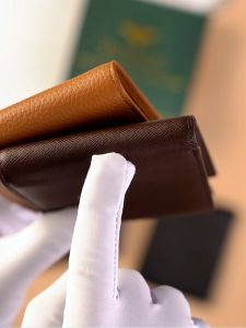Ví nam da saffiano dáng ngang cao cấp P011-SD - Màu đen Da Bò Thật - Bh 12 tháng