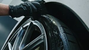 CARPRO DarkSide (1L) - Tire & Rubber Sealant-Highly Hydrophobic-Satin Black Shine