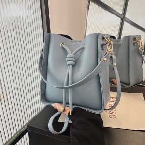 Handcrafted DIY Crochet Underarm Bucket Bag Fashionable Commuter Crossbody Satchel Womens Bag Vintage Style Magnetic Buckle