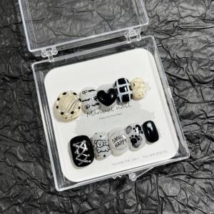 Handmade Short Wearable Nail Art Cute Cartoon Heart Plaid Dog Bowtie Design French Style Nail Patch Complete Product for Women