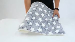 Lowest Price🔥Pet Blanket Soft Coral Fleece Thicken Sleeping Bed Washable Cushion for 0-7.5KG Dog Cat Random Color