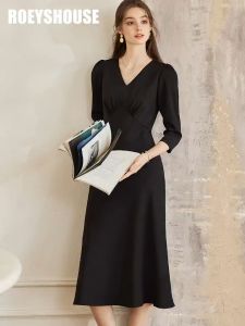 Đầm dáng xoè cổ tim tay lửng màu đen trơn công sở dành cho nữ