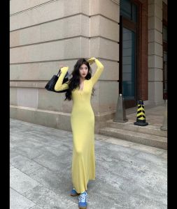 เดรสยาวสีเหลือง คอกลม แขนยาว กระดุมหน้าอก ผ้ายืดหยุ่น ใส่สบาย ทรงเข้ารูปสวย เดรสออกงาน ชุดไปเที่ยว #9503