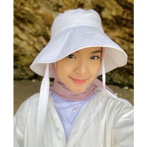 Topi bucket hat wide tali perempuan terbaru bucket selebgram wanita model korea bucket remaja cewek Topi Bucket Polos Nyaman Hat Bucket Strap Lebar - Lazada