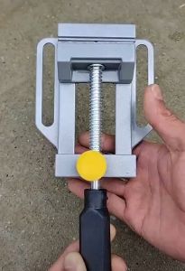 Ê tô kẹp bàn khoan dùng để giữ chặt vật liệu