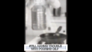 500ml Borosilicate Glass Bottle Kitchen Condiments Oil Dispenser with Handle Easy Refill Measuring Container