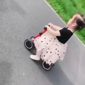 AKAPE - 4 Wheel Toddler Kids Tricycle Baby Kids Push Scooter Walker Bicycle for Balance Training For 18 Months to 2/3/4/5 Year Old Boys&Girls