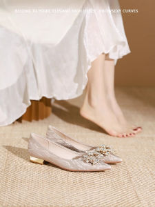 รองเท้าแต่งงานส้นเตี้ยหัวแหลมประดับคริสตัลสำหรับผู้หญิง รองเท้าแต่งงานสีชамปูน่ารักสำหรับใส่ในชีวิตประจำวัน รองเท้าส้นแบนแบบสวมหัวแหลม