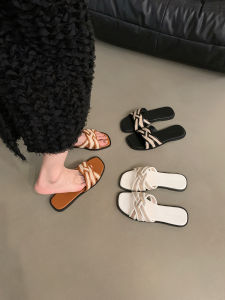 Retro Unique Flat Bottom Sandals Womens Summer Outdoor Fashionable French Style Versatile Beach Slippers Floral Korean Style Daily Wear