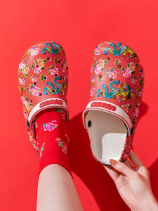 รองเท้าแตะกลางแจ้งกันลื่นสำหรับผู้หญิง รองเท้าแตะแบบสวมพื้นหนา ส้นแบน หัวแหลม พื้นรองเท้า PVC รองเท้าแตะชายหาดสำหรับคู่รัก