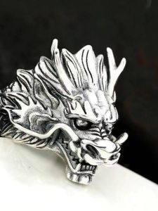 แหวนเปิดแบบมีฝาปิดทำด้วยมือ แหวนนิ้วชี้สำหรับทั้งชายและหญิง ของขวัญปีใหม่ แหวนนิ้วชี้ที่มีการแกะสลักอย่างหรูหรา