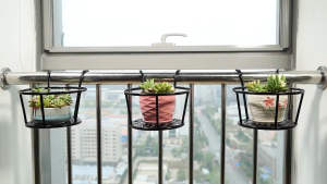 【i.Rumah】 Balcony Iron Metal Flower Pot Basket Hanger Plant Flower Pot Rack Window Hanging