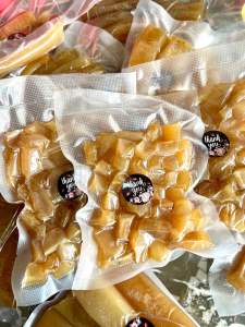 หนังต้มหนังควายต้มพร้อมทานหนังควายหั่นชิ้น