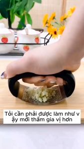 Dụng cụ dập tỏi gừng đa năng dành cho nhà bếp