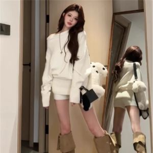 Korean Style Pure Desire Idle Style Oblique Shoulder Long Sleeves Knitwear Sweater Womens Autumn High Waist Tight Short Pants Two-piece Set Suit