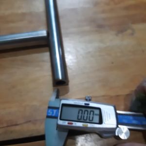 ท่อสแตนเลส 304 ท่อไร้รอยต่อ ท่อไร้ตะเข็บ เงาทั้งภายนอกและภายใน รู 12 มิล หนา 4 มิล โตนอก 20 มิล เลือกความยาวที่ตัวเลือกสินค้า