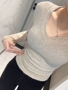 Áo Thun Dài Tay Cổ Chữ V Ôm Vừa Vặn Phong Cách Hàn Quốc Cho Nữ Mùa Đông 2025 Áo Sơ Mi Cơ Bản Mới Cho Nữ