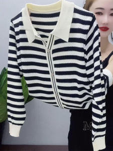 Age-Reducing Polo Collar Stripes Knitwear Female 2024 Autumn New Arrival Loose Slim Looking Fashion All-Matching Long Sleeves Mom Top