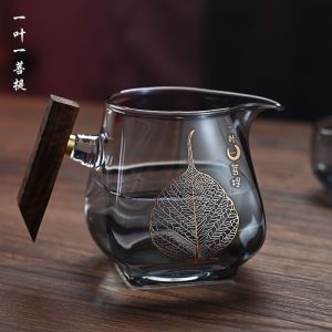 Smoky Gray Glass Fair Cup Tea Pot Solid Wood Handle Colorful Fair Mug Large Capacity Creative Heat-Resistant Tea Pitcher Tea Funnel One