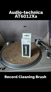 Audio-technica AT-6012Xa แปรงทำความสะอาดแผ่นเสียงแบบผ้ากำมะหยี่ vinyl record cleaner velvet Brush