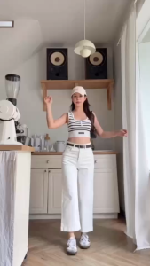 [พร้อมส่ง] Babarry On Street กางเกงขายาว ผู้หญิง กระบอกเต่อ ผ้ายีนส์ยืด เอวสูง ทรงสวยมาก สีขาว  (P-N)