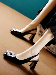 ฤดูร้อน ผู้หญิง รองเท้าแตะคลุมนิ้วเท้ารองเท้าส้นสูง หนัง หัวเข็มขัดเพชร ลำลอง รองเท้าหัวเหลี่ยมส้นหนาแฟชั่นรองเท้าเดียว