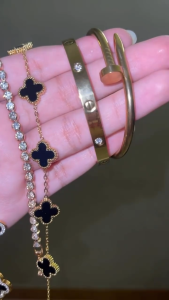 Nirbaya Gelang emas Wanita Motif Hello Kitty Permata Lapis Emas Berlian Permata Perhiasan Lapis Emas Gelang Bahan Titanium Asli Anti Luntur Anti Karat