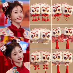 ปีใหม่ หมวกคล้องหางลิงสีแดง เครื่องประดับผมสำหรับผู้หญิง สไตล์จีน หมู่บ้านที่น่ารัก หมวกทรงหม้อไก่ ชุดฮันฟู อุปกรณ์ตกแต่งเสื้อผ้า