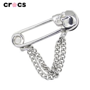 รองเท้าแตะ DIY ใหม่พร้อมหัวเข็มขัดโลหะ ดีไซน์รูพรุน ดีไซน์สุดเก๋ สำหรับผู้หญิง ฤดูร้อน 2024