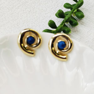 ต่างหูรูปสปิรัลโลหะแบบเรียบง่าย ดีไซน์ไม่ซ้ำใคร ดีไซน์เย้ายวนใจ ดีไซน์เย็น ต่างหูรูปวงกลมแบบหมุนได้ รุ่น C002