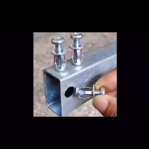 กลีบรูปร่างโลหะ Rivet Nut สกรู Bolt ชุดสกรูหกเหลี่ยมแผงใบอนุญาต Fix Clamp ล็อคขยายแจ็คถั่ว Rivetnut M4 M5 M6 M8 L345