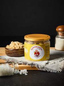 หมูหยองทรงเครื่องสูตรคุณยายเมือง 100 g. คัดเนื้อหมูคุณภาพเกรด A พร้อมหอมเจียวกรอบคั่วสูตรพิเศษ ไม่ผสมสารกันเสีย ไม่ผสมแป้ง