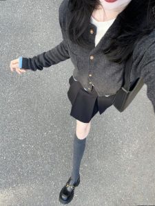 กระโปรงสั้นทรงเอสีดำสไตล์โรแมนติกฝรั่งเศสย้อนยุคสำหรับผู้หญิง ฤดูใบไม้ผลิและฤดูใบไม้ร่วง กระโปรงสั้นทรงเอลายลูกไม้แบบใหม่