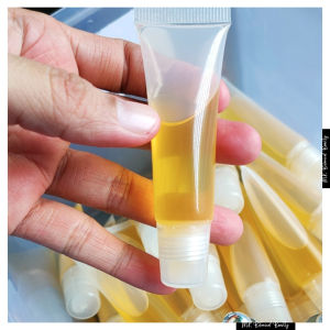 HOMEMADE ORGANIC LIP OIL SERUM MOISTURIZING REPAIR PINKY LIPS REBRAND JENAMA SENDIRI