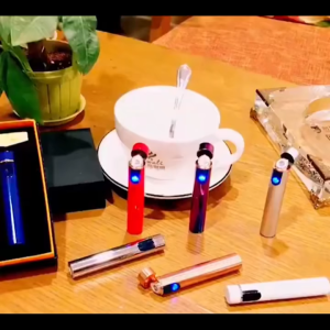 ไฟแช็คไฟฟ้า USB mini จัดติดง่ายไม่ง้อแก๊ส ของมันต้องมี พกง่ายใส่กระเป๋าไม่เกะกะ ชาร์จครั้งเดียว ใช้นานจนลืม