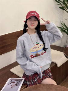 เสื้อฮู้ดคอตั้งแขนยาวปักลายเค้กฤดูใบไม้ร่วงสำหรับผู้หญิง 2025 แฟชั่นใหม่ ขายดี ย้อนยุค สไตล์วิทยาลัย ลำลอง คอกลม แขนยาว เสื้อตัวบน